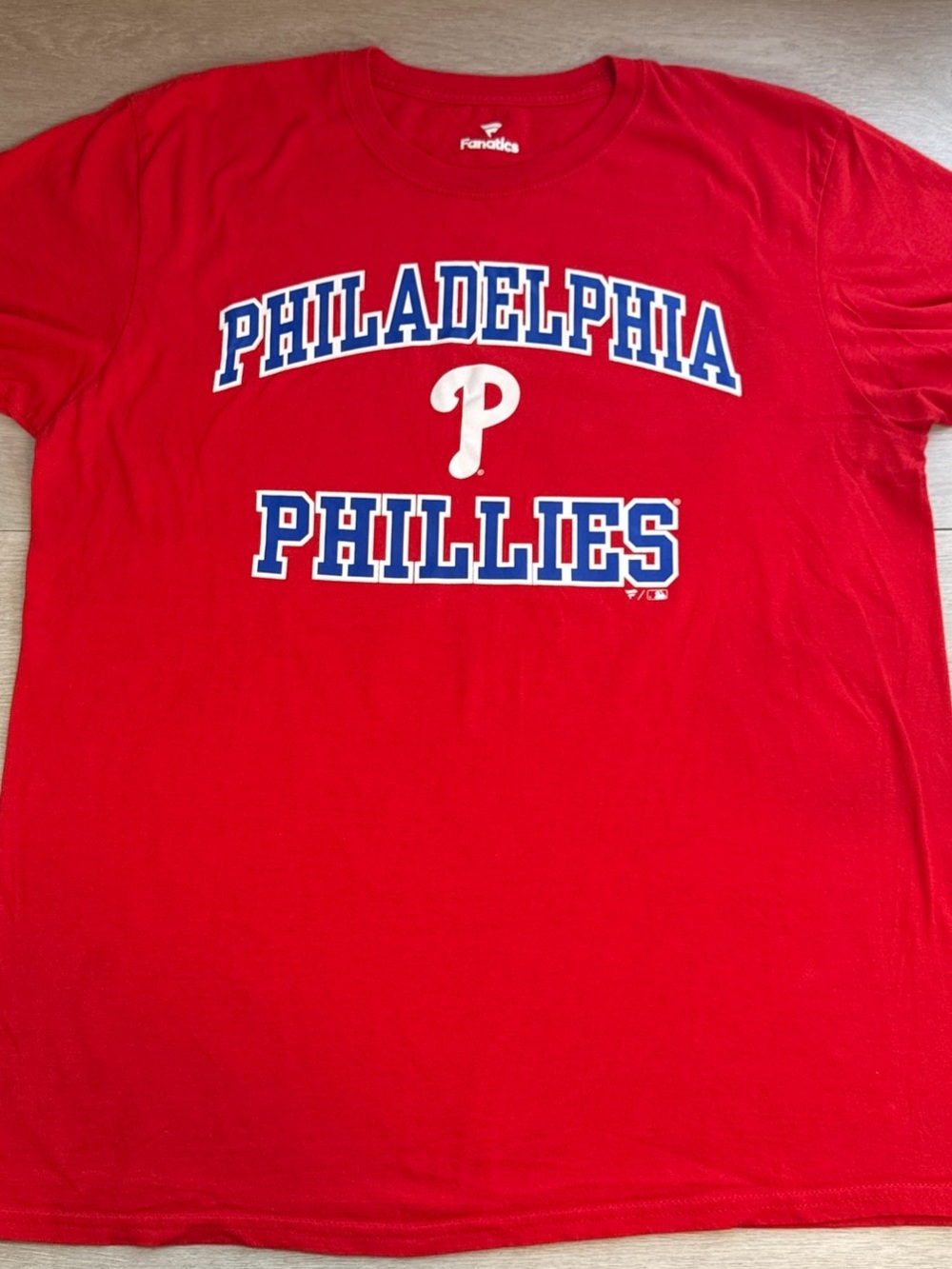 Philadelphia Phillies T-Shirt Mens Large L Red Fanatics MLB Baseball Graphic Tee